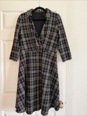 Maggy London Black & Cream Plaid Fit-and-Flare Dress - size 10